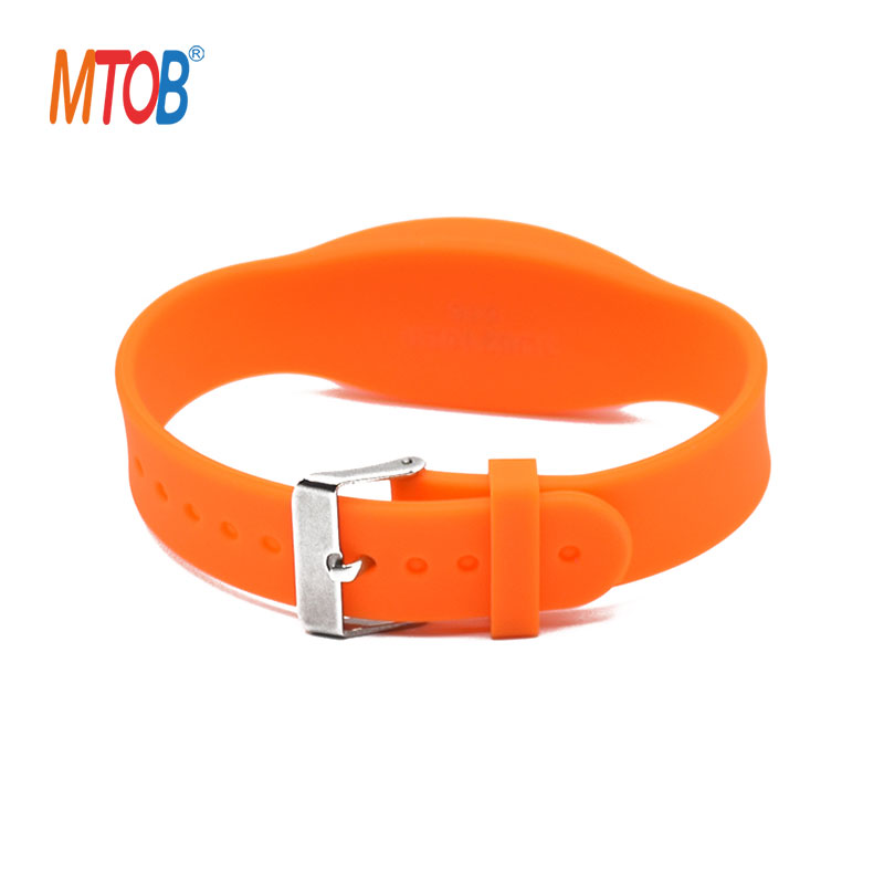 MTB-SW016 Metal Lock Silicone RFID Wristbands for Hotels & Resorts